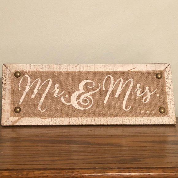 Mr. & Mrs. Sign - Picture 1 of 1